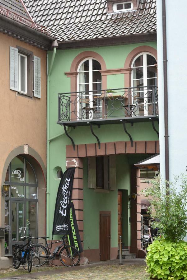 Ferienwohnung Im Historischen Stadttor Staufen im Breisgau Luaran gambar